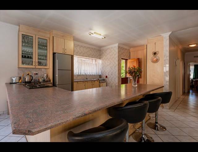 6 BEDROOM HOUSE FOR SALE IN RANDHART